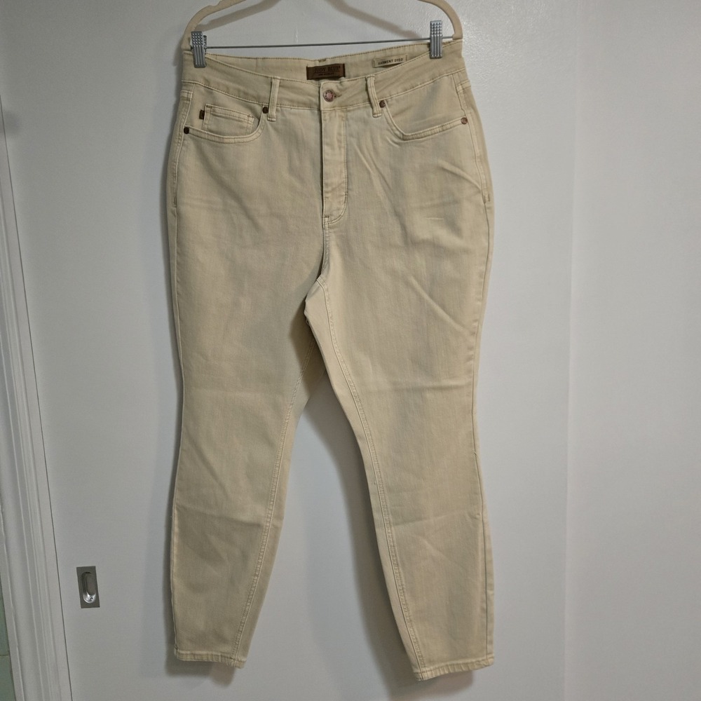 Judy Blue size 16W High Rise Skinny Soft Jeans 34x28 Beige Garment Dyed JB88845
